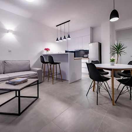 Apartmani Villa Zora โลปาร์ ภายนอก รูปภาพ