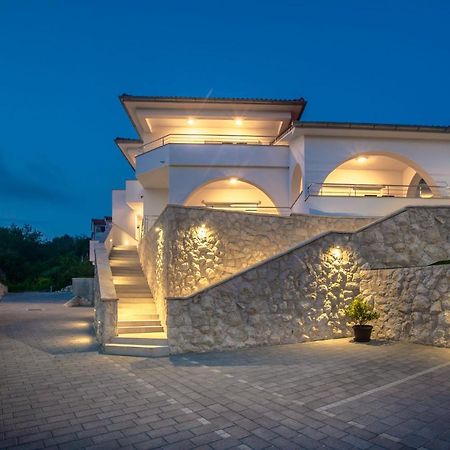 Apartmani Villa Zora โลปาร์ ภายนอก รูปภาพ