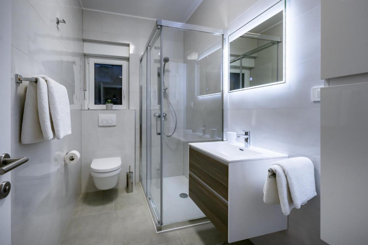 Apartmani Villa Zora โลปาร์ ภายนอก รูปภาพ