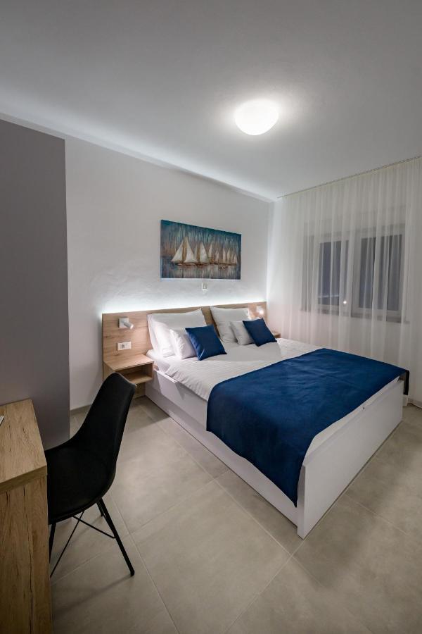 Apartmani Villa Zora โลปาร์ ภายนอก รูปภาพ