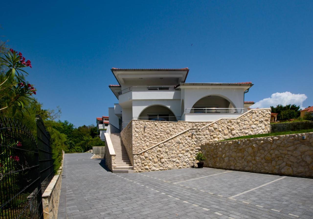 Apartmani Villa Zora โลปาร์ ภายนอก รูปภาพ