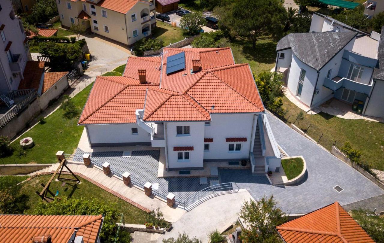 Apartmani Villa Zora โลปาร์ ภายนอก รูปภาพ