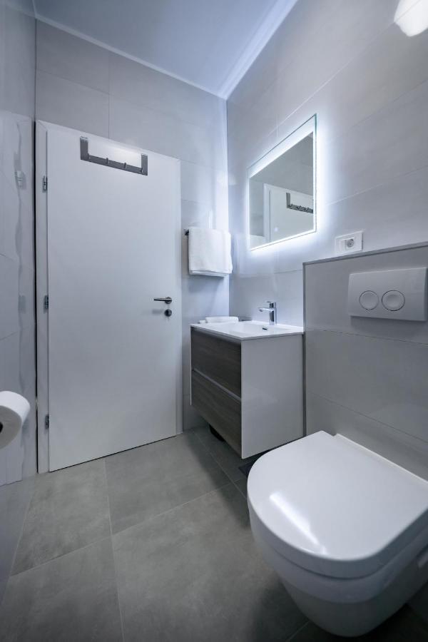 Apartmani Villa Zora โลปาร์ ภายนอก รูปภาพ
