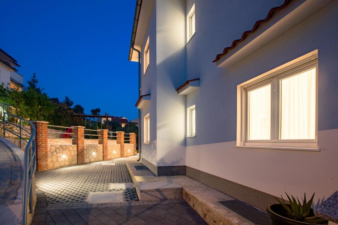 Apartmani Villa Zora โลปาร์ ภายนอก รูปภาพ