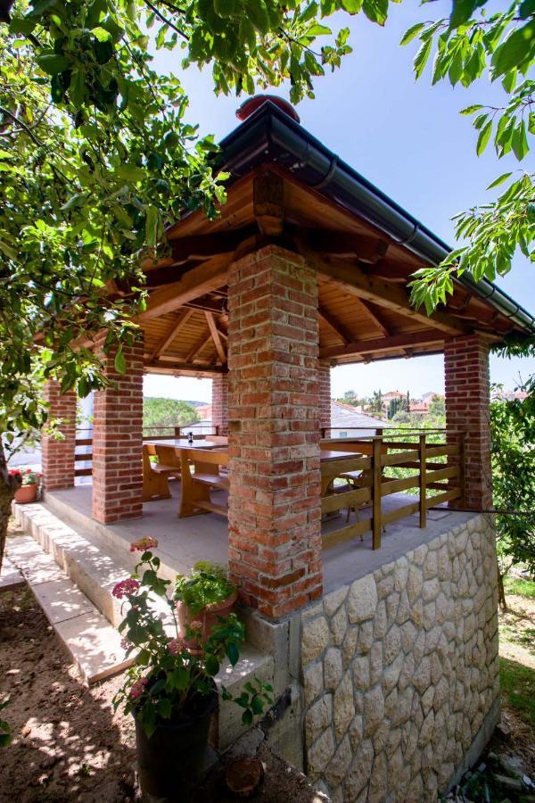 Apartmani Villa Zora โลปาร์ ภายนอก รูปภาพ
