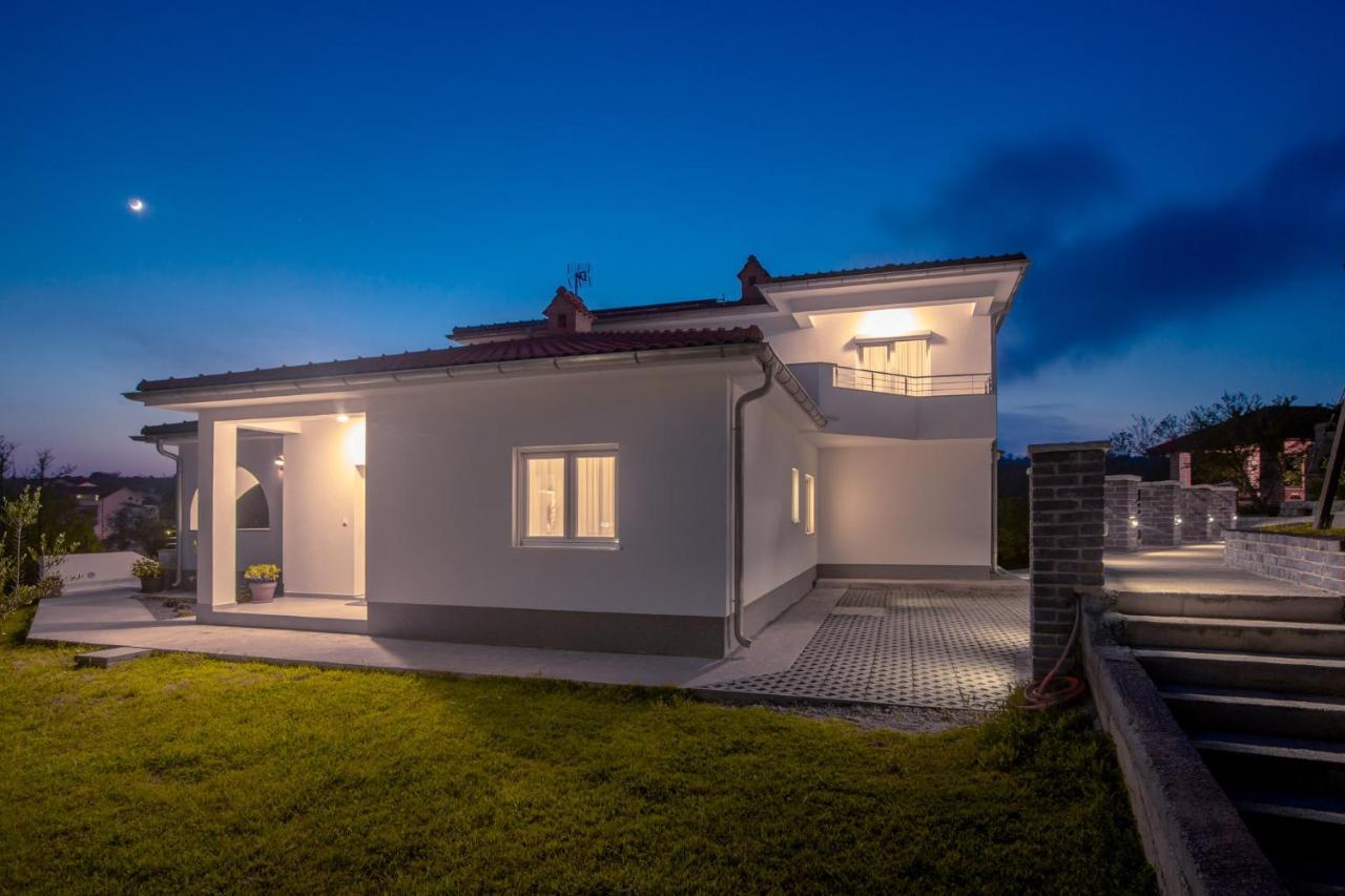 Apartmani Villa Zora โลปาร์ ภายนอก รูปภาพ
