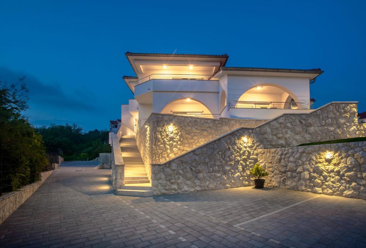 Apartmani Villa Zora โลปาร์ ภายนอก รูปภาพ
